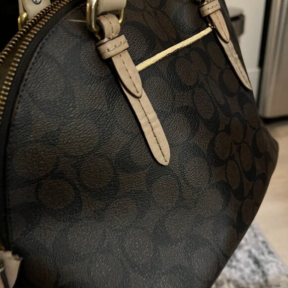 Coach handbag, Peyton Cora Brown F26184 Great Condition refurbished - Picture 3 of 8